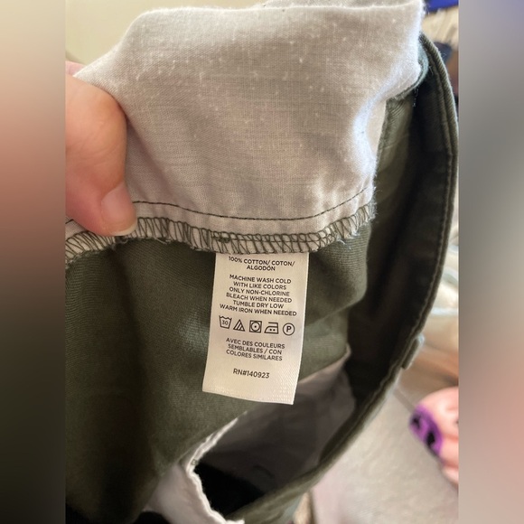 ✨Women’s Loft Outlet Green Shorts Size 16 - Picture 9 of 9